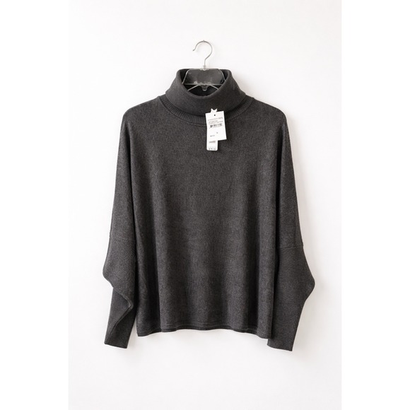 Joseph A Sweaters - NWT Joseph A. Turtleneck Sweater Poncho Ruffle Hem Buttons Rayon Charcoal Sz M